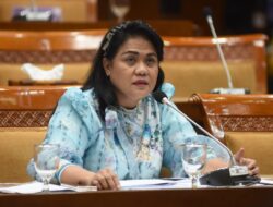 Rapat Anggaran Memanas, Amarah Anggota DPR ke Nadiem