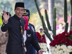 Pakaian Adat Betawi Jokowi Tak Mengartikan Sinyal Kaesang di Pilgub Jakarta