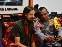 Pilot Susi Air Bebas Usai Disandera KKB Selama 1,5 Tahun