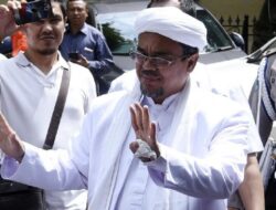 Sidang Perdana Gugatan Rizieq ke Jokowi Digelar Hari Ini di PN Jakpus