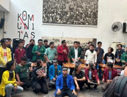 Massa Mahasiswa: Diadang Aparat saat Mau Demo Jokowi di DPR