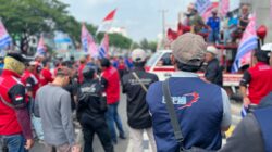 Serikat Buruh Gelar Aksi Demonstrasi di Depan Hotel Bumi Wiyata Tuntut Pembayaran Gaji yang Tertunda