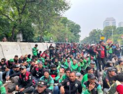 Pengemudi Ojek Online Gelar Demo di Bundaran Patung Kuda, Ajukan Tiga Tuntutan Mendesak