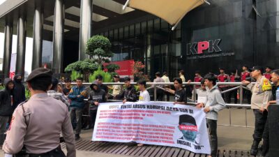 Puluhan Mahasiswa Desak KPK Usut Dugaan Korupsi Dana CSR BI dan OJK yang Libatkan Bahtra Banong